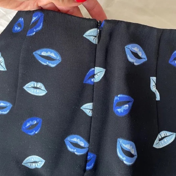 Size Small | Zara | Lip Print Mini Skirt - Picture 14 of 16